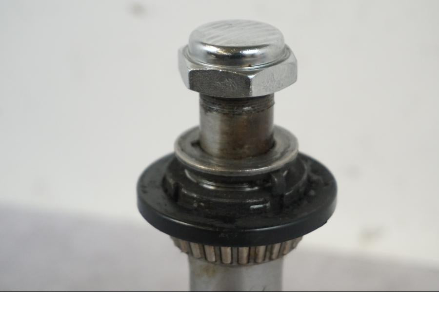 Vänster sida på Gaffelkrona från en Kawasaki VN 1500 Mean Streak -2002 motorcykel.