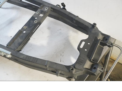 Höger sida på Bakram från en Kawasaki ZZ-R 1400 -2010 motorcykel.