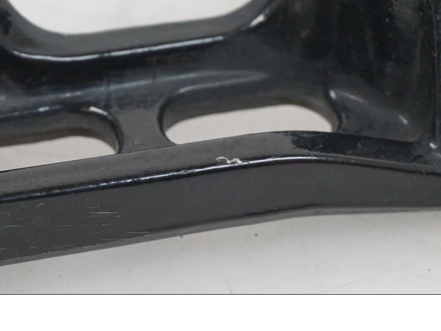 Baksidan på Bromsoksfäste från en Yamaha FZR 1000 -1993 motorcykel.