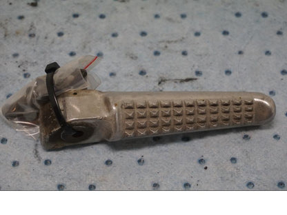 Baksidan på Fotpinne från en Honda VTR 1000 F -1997 motorcykel.