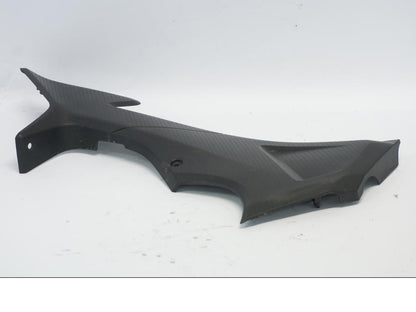 Baksidan på Sidopanel från en Honda CB 500 X -2015 motorcykel.