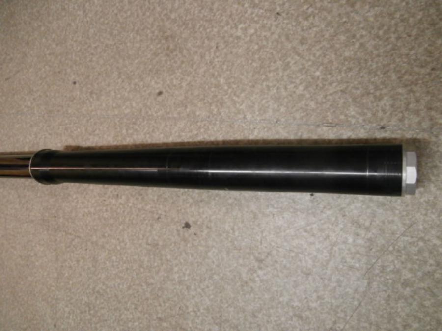 Vänster sida på Gaffelben från en Aprilia SXV 550 -2008 motorcykel.