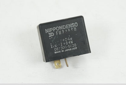 Framsidan på Blinkersrelä från en Suzuki GS 1000 -1978 motorcykel.