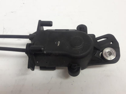 Baksidan på Avgasspjällmotor från en BMW R 1250 RS -2020 motorcykel.