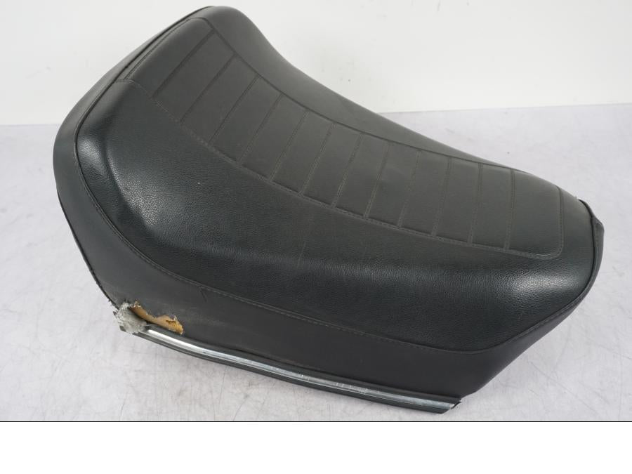 Framsidan på Sadel från en Honda GL 500 -1982 motorcykel.