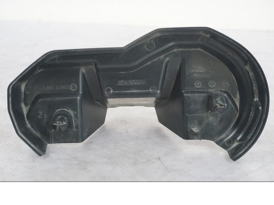 Snett nerifrån på Instrumentkåpa från en Triumph Tiger Explorer -2013 motorcykel.