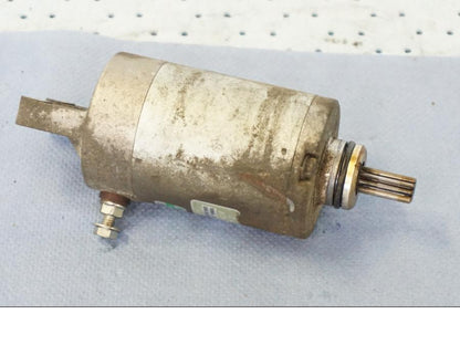 Vänster sida på Startmotor från en Yamaha X-Max 250 -2016 scooter.