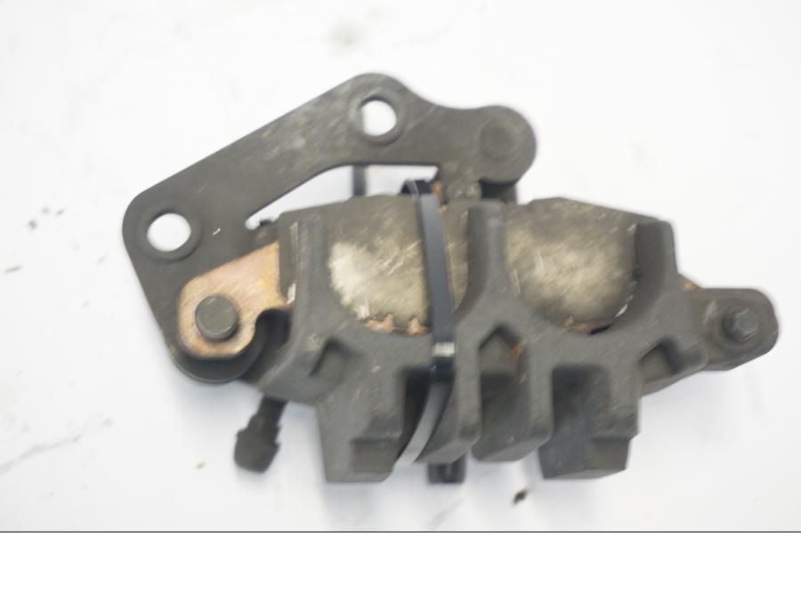 Vänster sida på Bromsok från en Suzuki DL 1000 -2003 motorcykel.