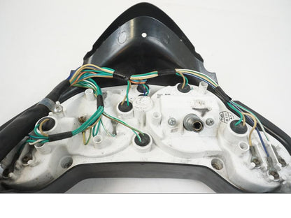 Extrabild2 på Instrumentpanel från en Honda CBR 125 R -2006 motorcykel.