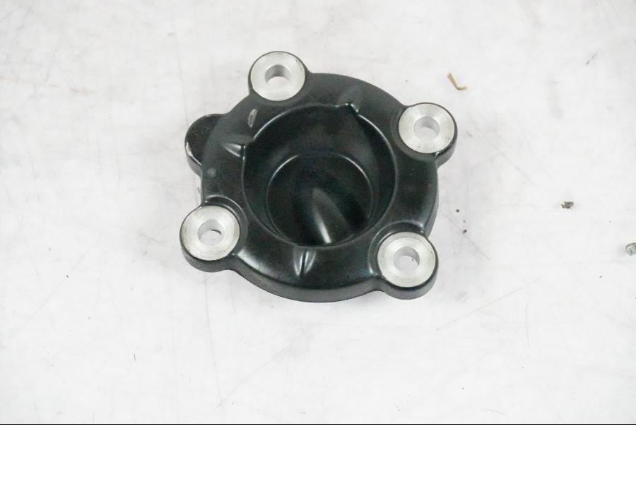 Baksidan på Motorkåpa från en BMW K 1200 S -2005 motorcykel.