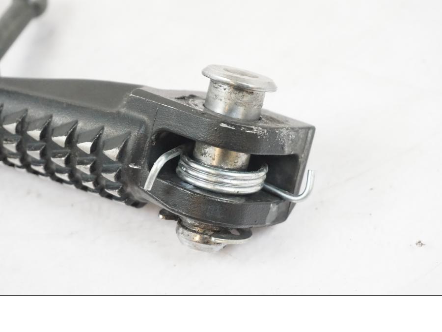 Snett uppifrån på Fotpinne från en Kawasaki ZX-6R -2011 motorcykel.