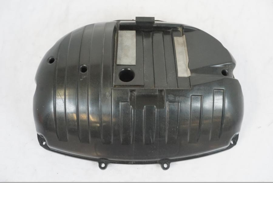 Framsidan på Luftburk från en Suzuki GSX-S 1000 -2017 motorcykel.