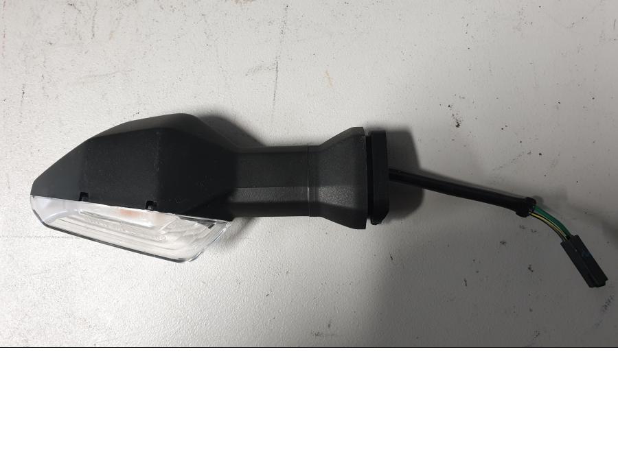 Höger sida på Blinkers från en Kawasaki Z 900 -2017 motorcykel.