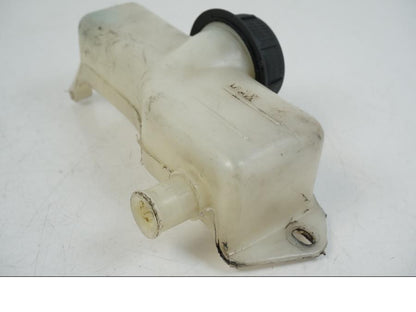 Höger sida på Vattenexpansionskärl från en Aprilia RS 125 -2008 motorcykel.