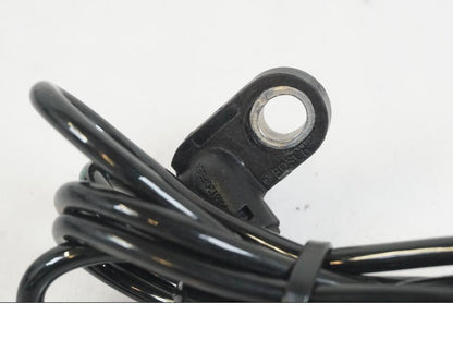 Snett uppifrån på ABS givare från en KTM 1290 Super Duke R -2022 motorcykel.