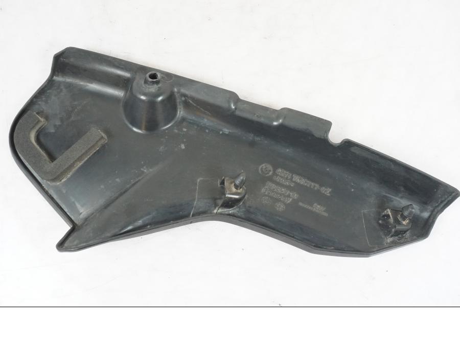 Vänster sida på Tankkåpa från en BMW R 1200 GSA -2012 motorcykel.