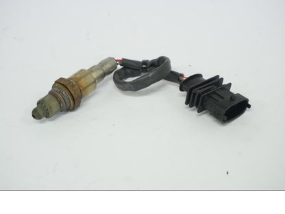 Baksidan på Lambdasond från en Ducati Desert X -2022 motorcykel.