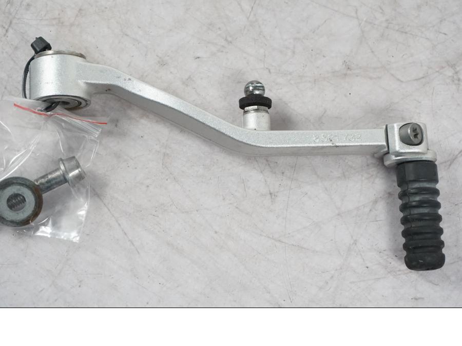 Snett uppifrån på Växelpedal från en BMW K 1600 GTL -2015 motorcykel.