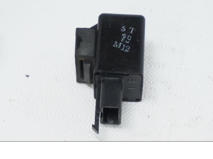 Vänster sida på Blinkersrelä från en Yamaha TDM 850 -1998 motorcykel.