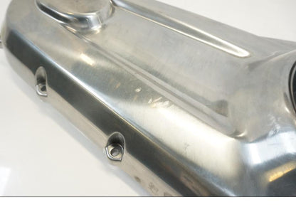 Snett uppifrån på Motorkåpa från en H-D Softail -2018 motorcykel.