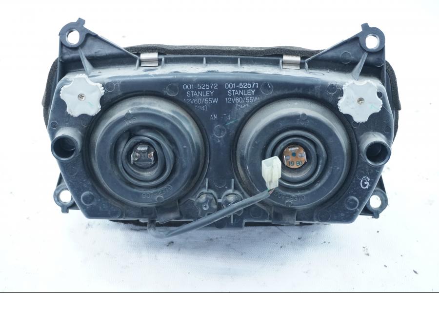 Baksidan på Strålkastare från en Honda VFR 750 -1992 motorcykel.