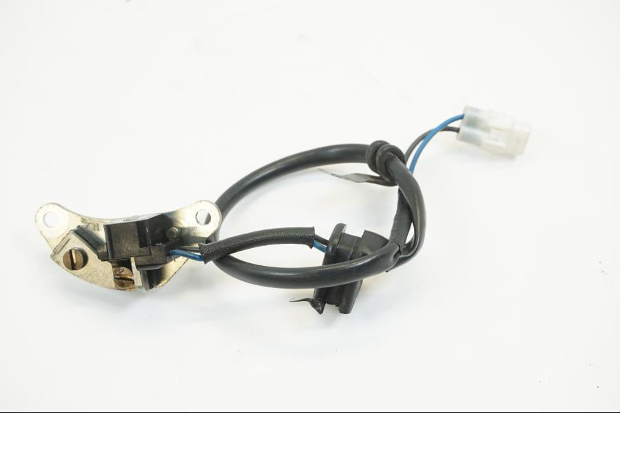 Baksidan på Tändpickup från en Suzuki GSX-R 1000 -2009 motorcykel.