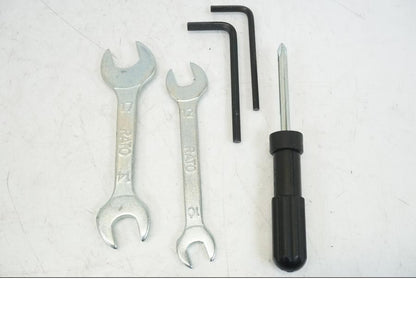 Höger sida på Verktyg från en Kawasaki NINJA 400 -2020 motorcykel.