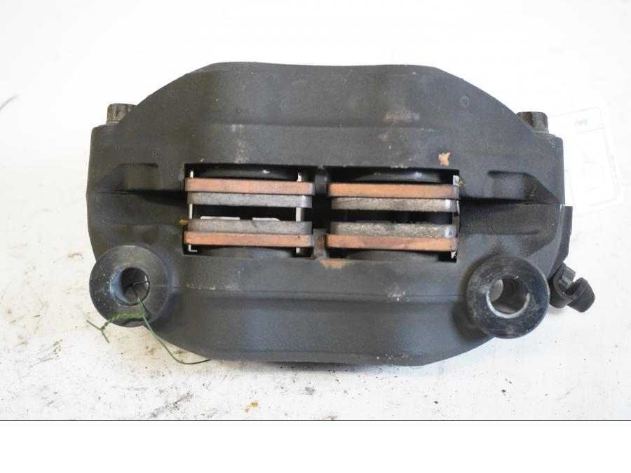 Höger sida på Bromsok från en Kawasaki ZZ-R 1400 -2010 motorcykel.