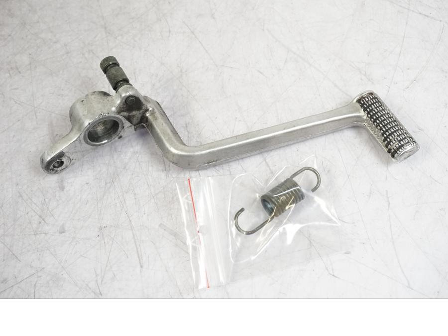 Framsidan på Bromspedal från en Suzuki GSX 1300 RX -1999 motorcykel.