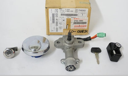 Framsidan på Låssats från en Suzuki VL 800 -2009 motorcykel.