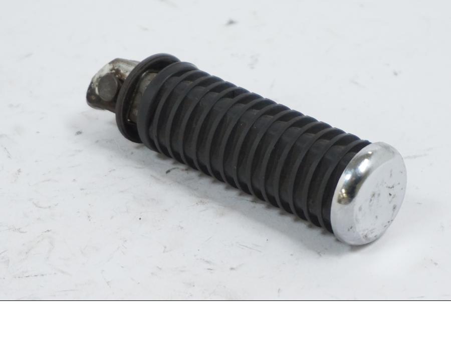 Baksidan på Fotpinne från en Honda VT 600 C -1995 motorcykel.