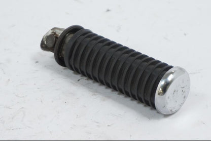 Baksidan på Fotpinne från en Honda VT 600 C -1995 motorcykel.