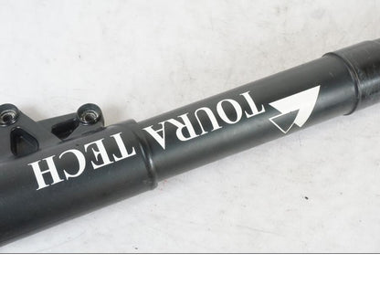 Vänster sida på Gaffelben från en BMW R 1200 GSA -2012 motorcykel.