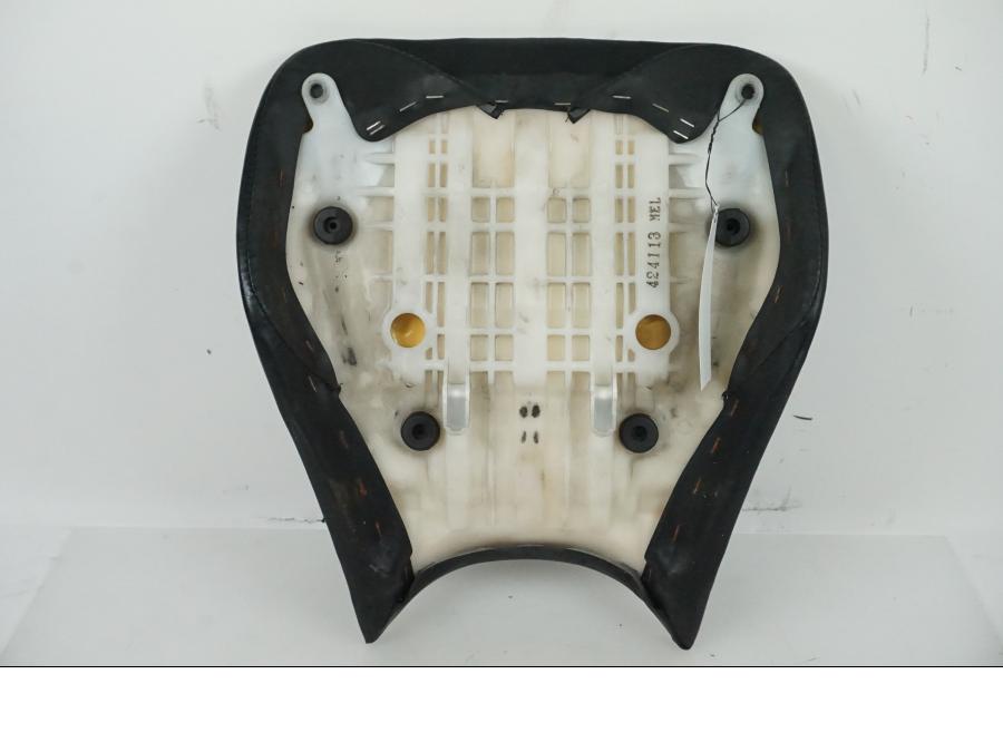 Snett uppifrån på Sadel från en Honda CBR 1000 -2005 motorcykel.