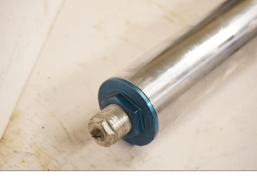 Vänster sida på Gaffelben från en Kawasaki ZX-9R -1998 motorcykel.