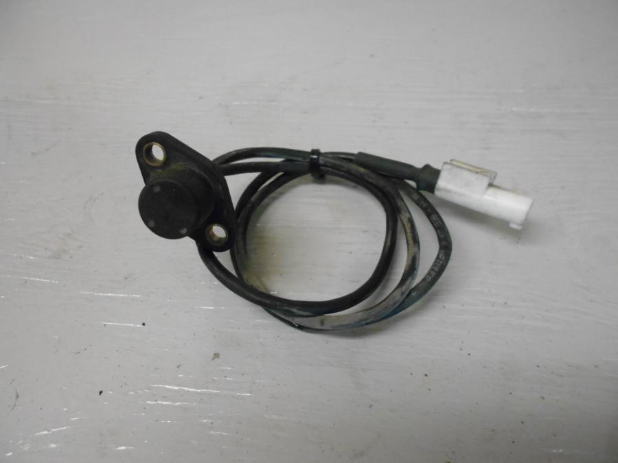 Framsidan på ABS givare från en BMW K 1200 LT -2007 motorcykel.