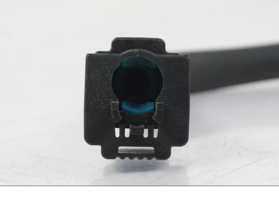 Baksidan på Bensinledning från en Yamaha YZF 1000 R1 -2007 motorcykel.