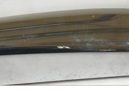 Höger sida på Bakskärmskromstag från en Suzuki VZR 1800 -2009 motorcykel.