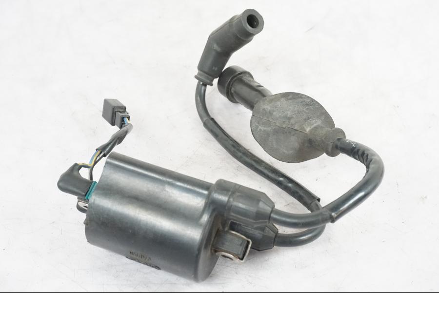 Framsidan på Tändspole från en Honda NT 650 V -2002 motorcykel.