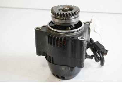 Framsidan på Generator från en Suzuki GSX-R 750 -1985 motorcykel.