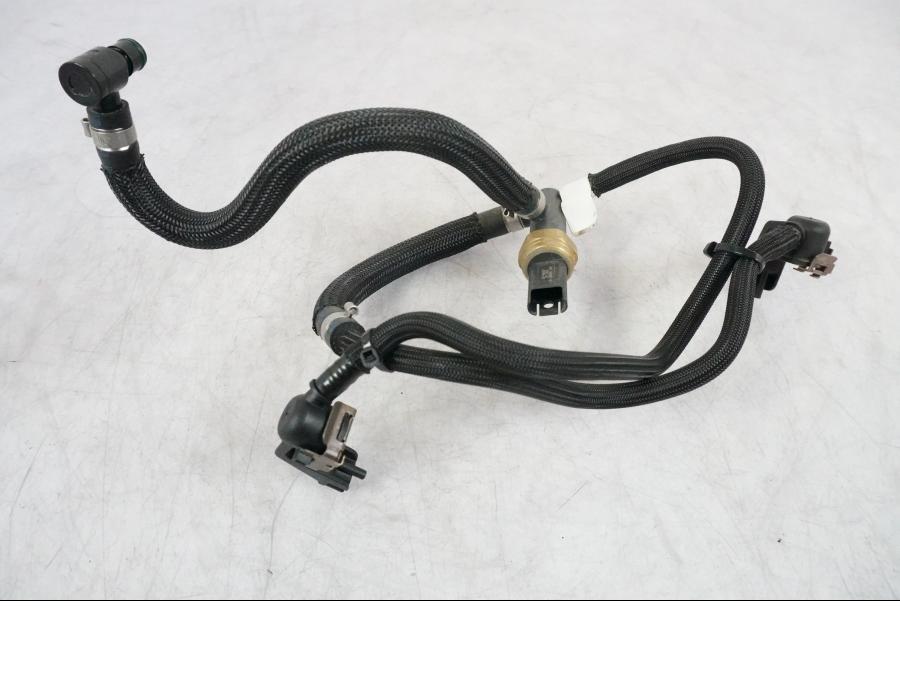 Framsidan på Fuel Rail från en BMW R 1250 GSA -2021 motorcykel.