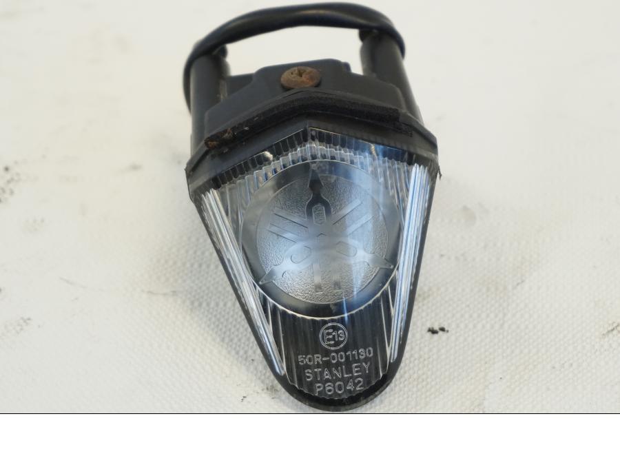 Framsidan på Positionsljus från en Yamaha YZF R6 -2006 motorcykel.