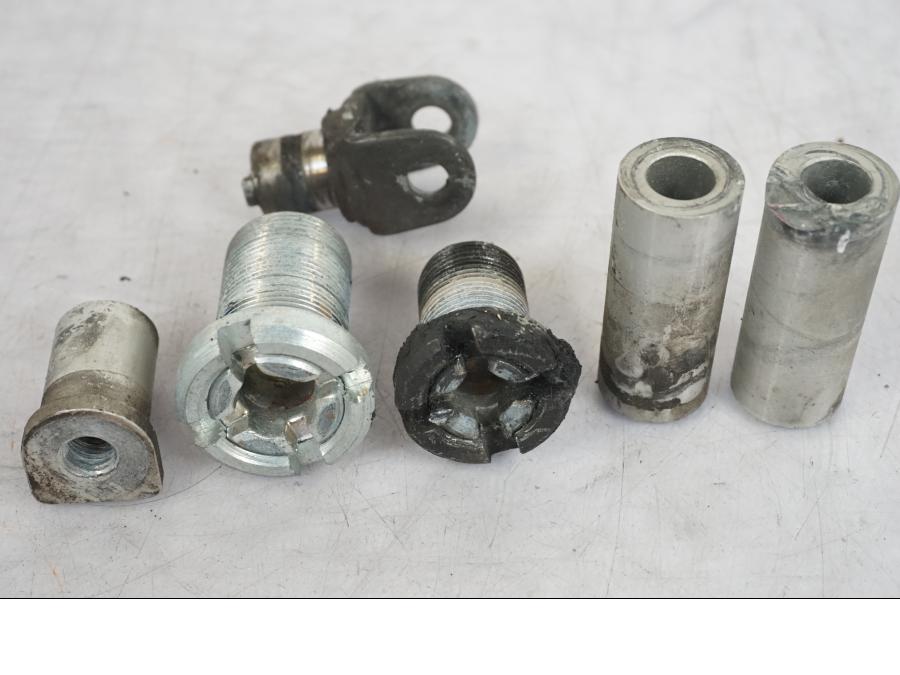 Extrabild4 på Skruv / Mutter etc från en Suzuki SV 650 -1999 motorcykel.