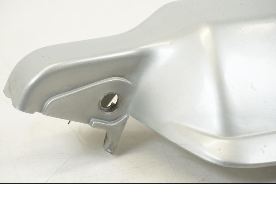 Baksidan på Handskydd från en Honda XL 1000 V -1999 motorcykel.