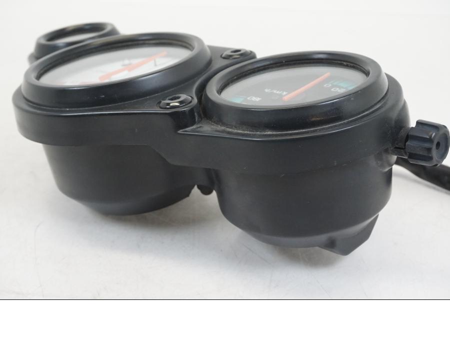 Snett uppifrån på Instrumentpanel från en Honda NSR 125 -1991 motorcykel.