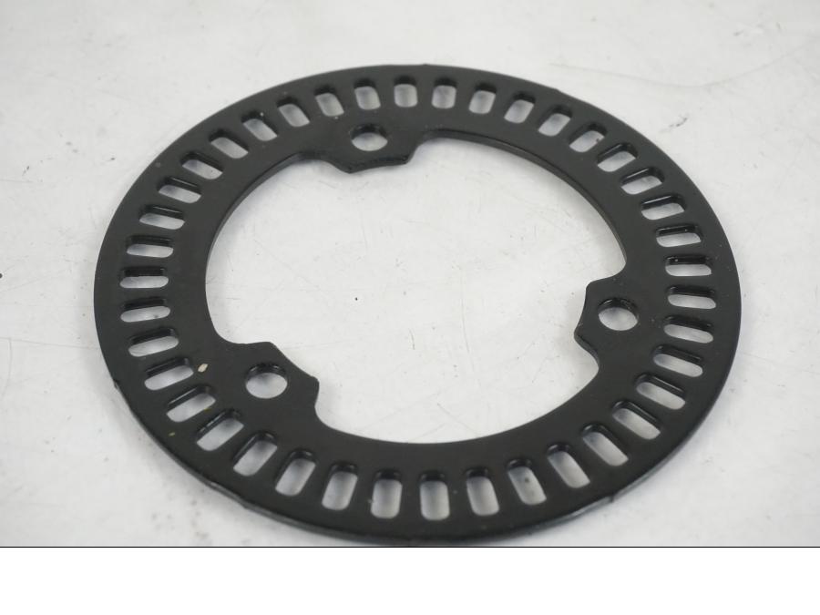 Snett uppifrån på ABS krans från en Yamaha MT-09 -2019 motorcykel.