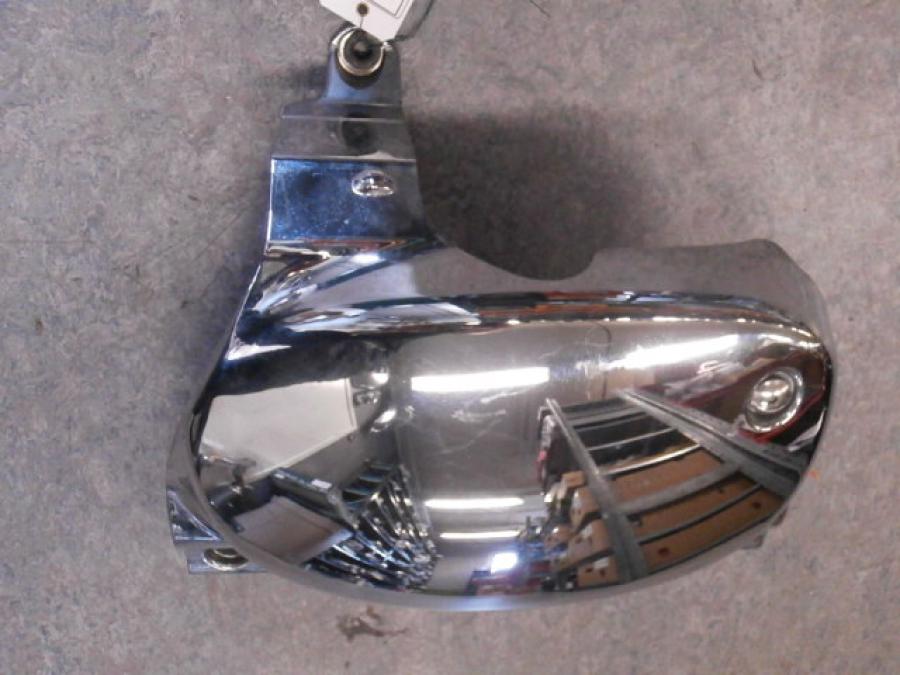 Framsidan på Motorkåpa från en Suzuki VL 800 -2001 motorcykel.