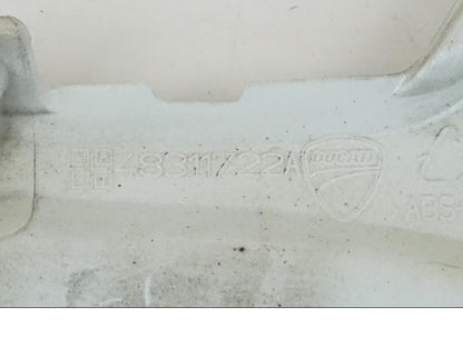 Höger sida på Bakvinge från en Ducati Panigale 899 -2014 motorcykel.