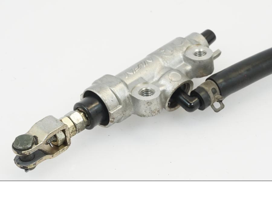 Vänster sida på Bromshuvudcylinder från en Yamaha XT 660 R -2004 motorcykel.