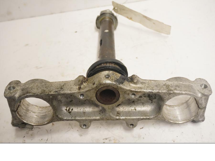 Baksidan på Gaffelkrona från en Kawasaki KDX 125 -1991 motorcykel.